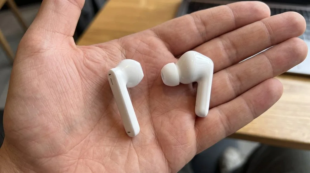 The M3's hardware advantage A 10mm full-range driver and soft silicone ear tips deliver rich everyday music sound that the WT2 Edge simply cannot produce